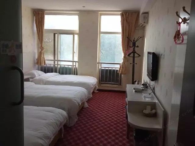 温馨三人间