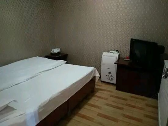 普通大床房(公共卫浴)