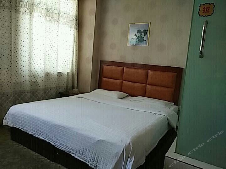 电脑大床房