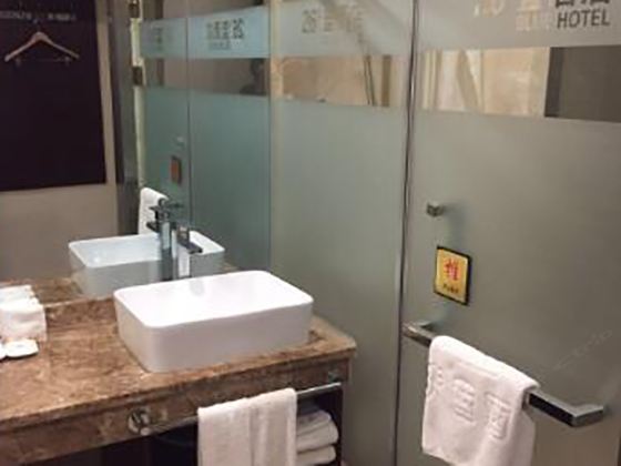 经济大床房(无窗)