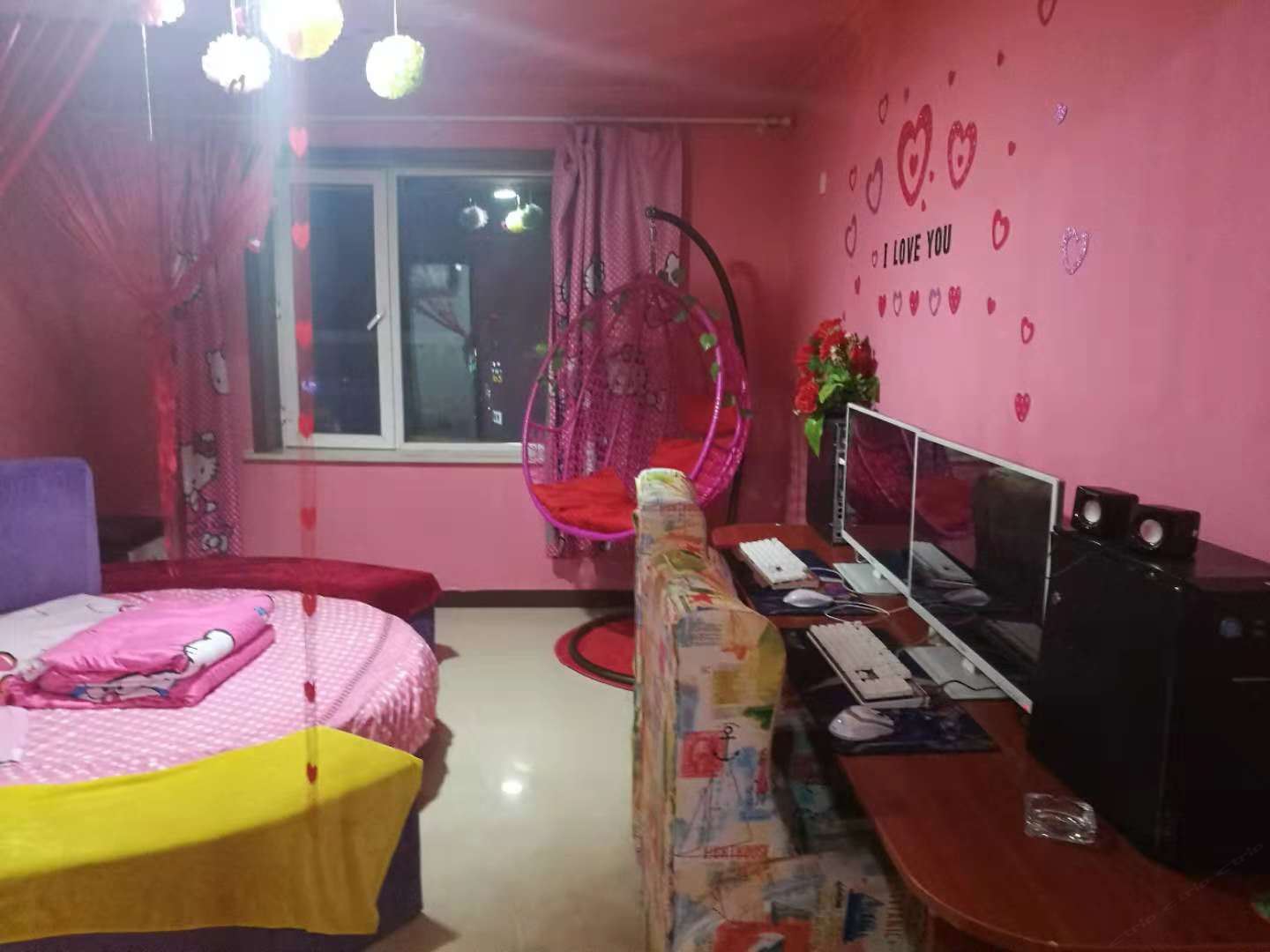 阳光主题圆床房
