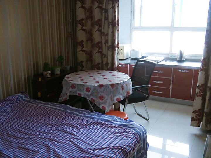 情侣大床房