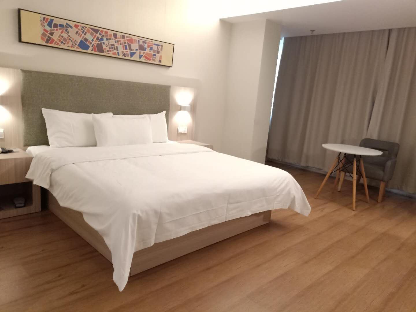 高级大床房