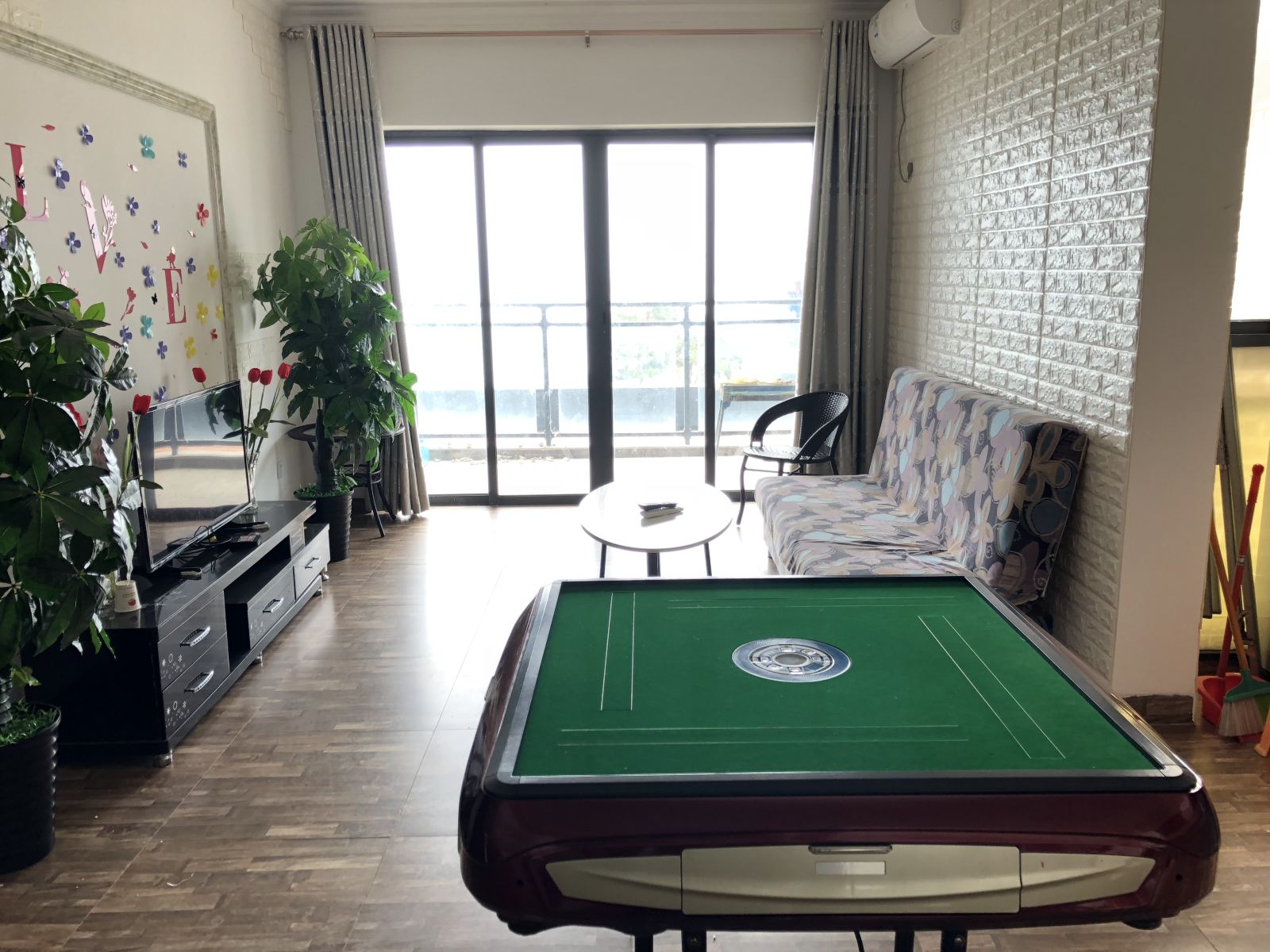 一线海景两室一厅家居房