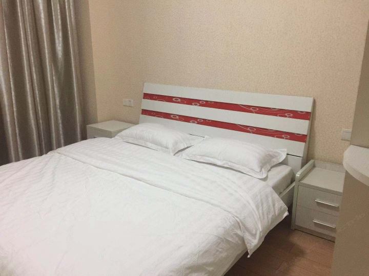 家庭豪华大三套房