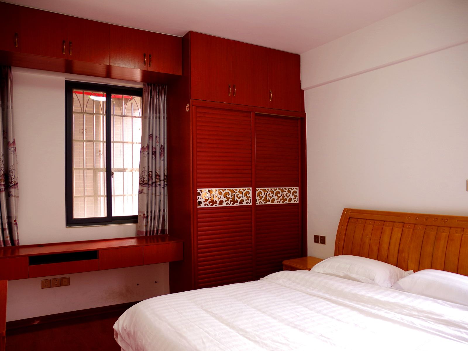 家庭豪华大三套房