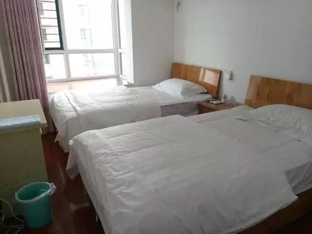 普通双床房(公共卫浴)