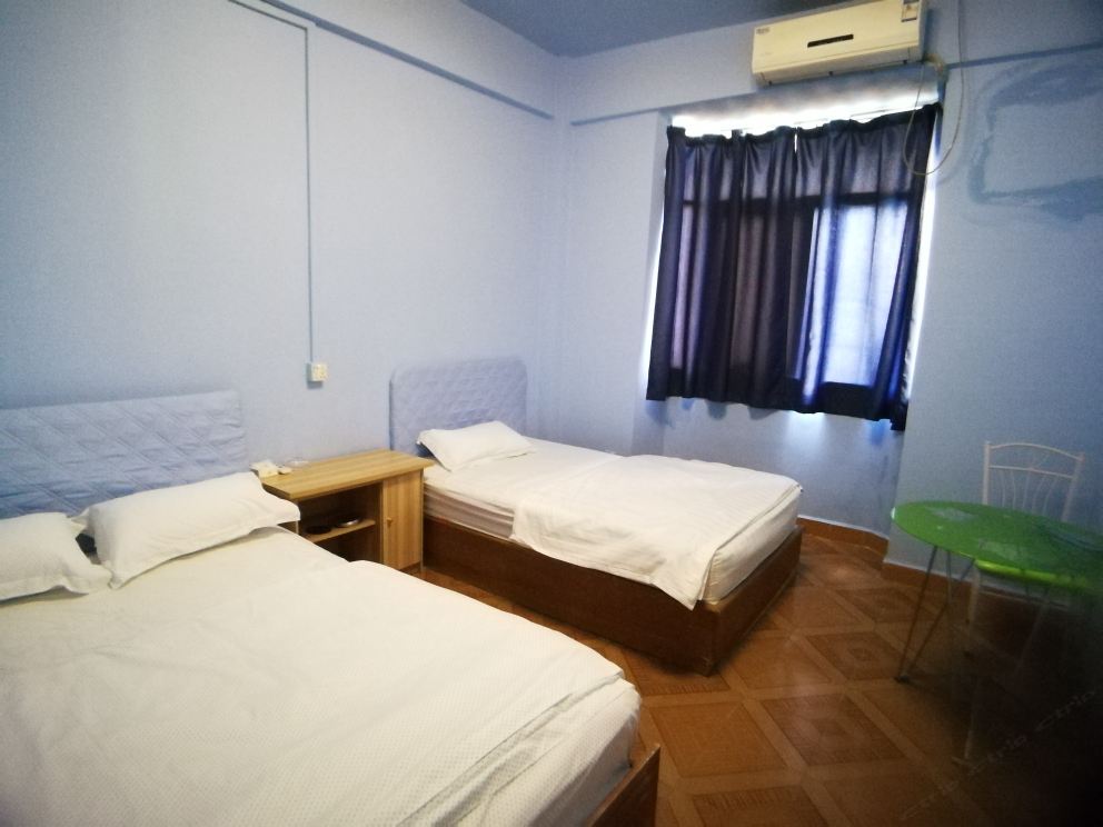 舒适豪华双床房