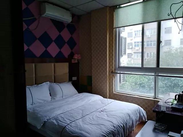 经济大床房