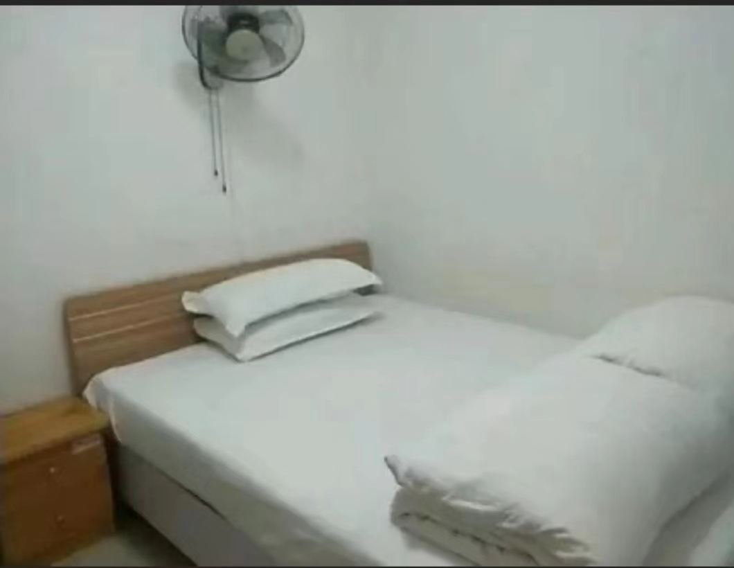 迷你小单间(公共卫浴)