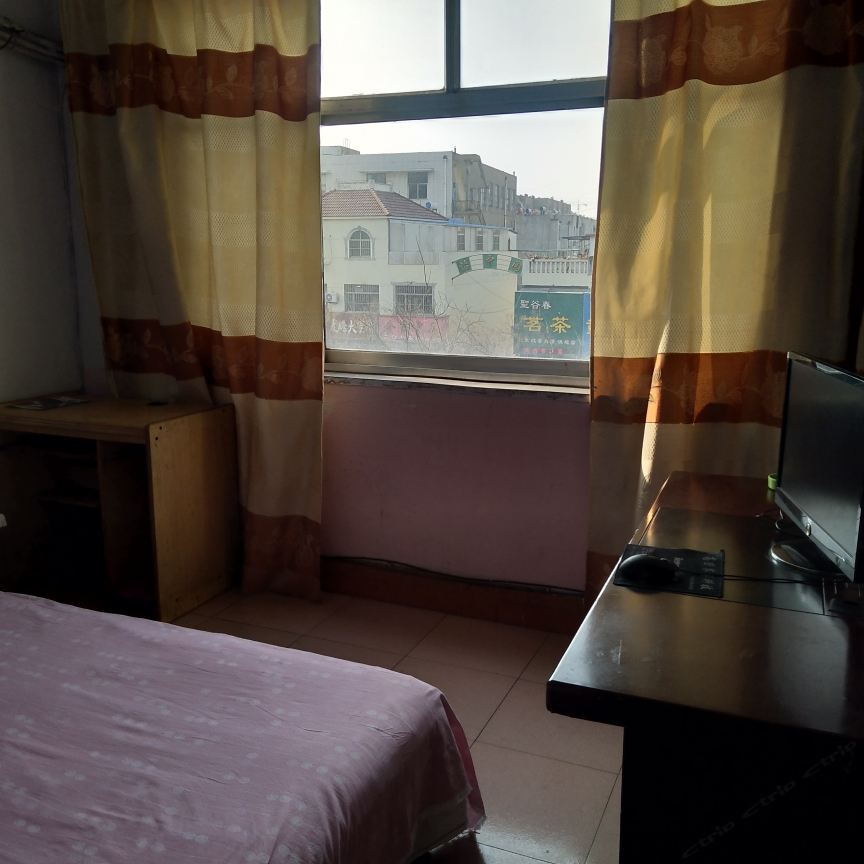 电脑大床间(无窗)