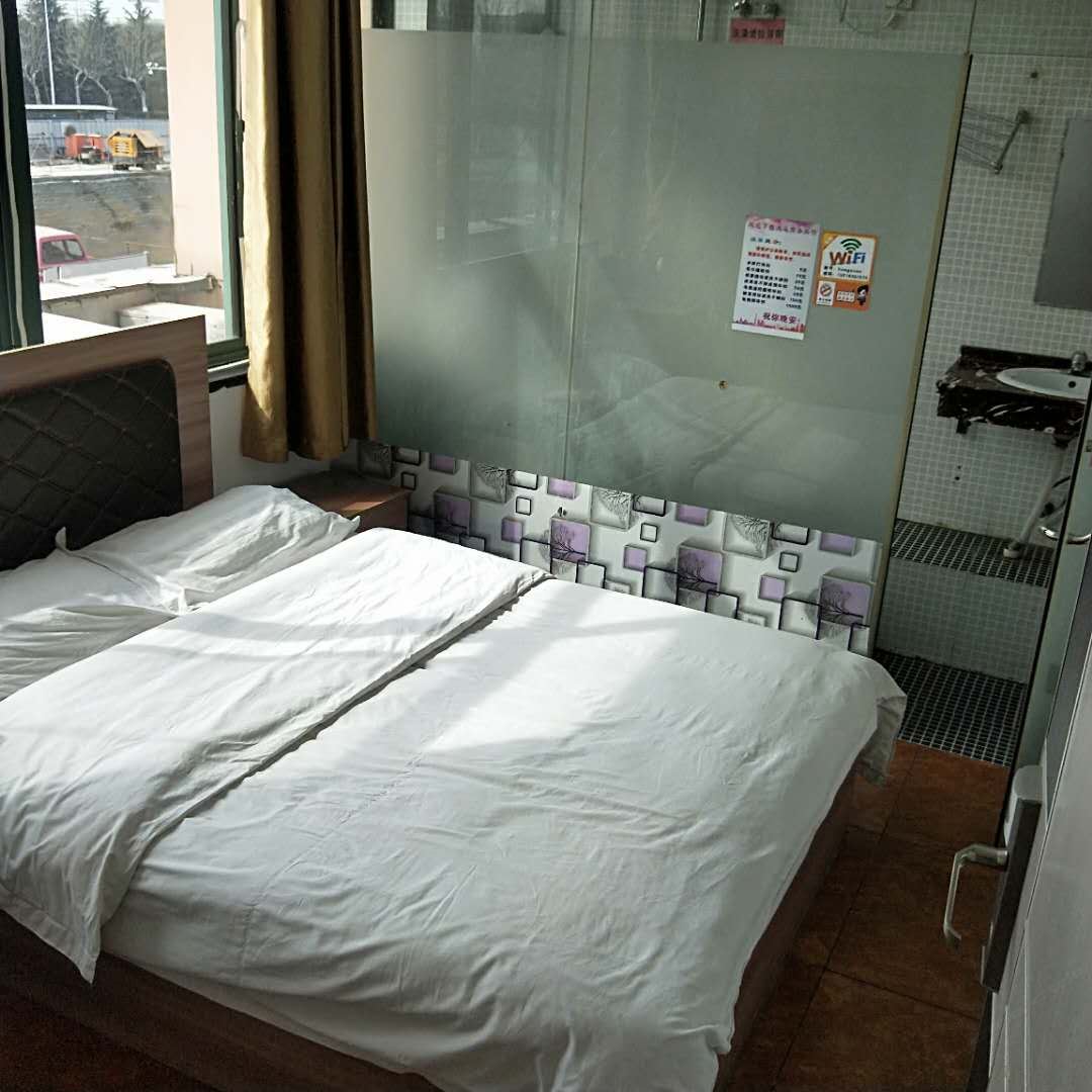 特惠大床房(公共卫浴)