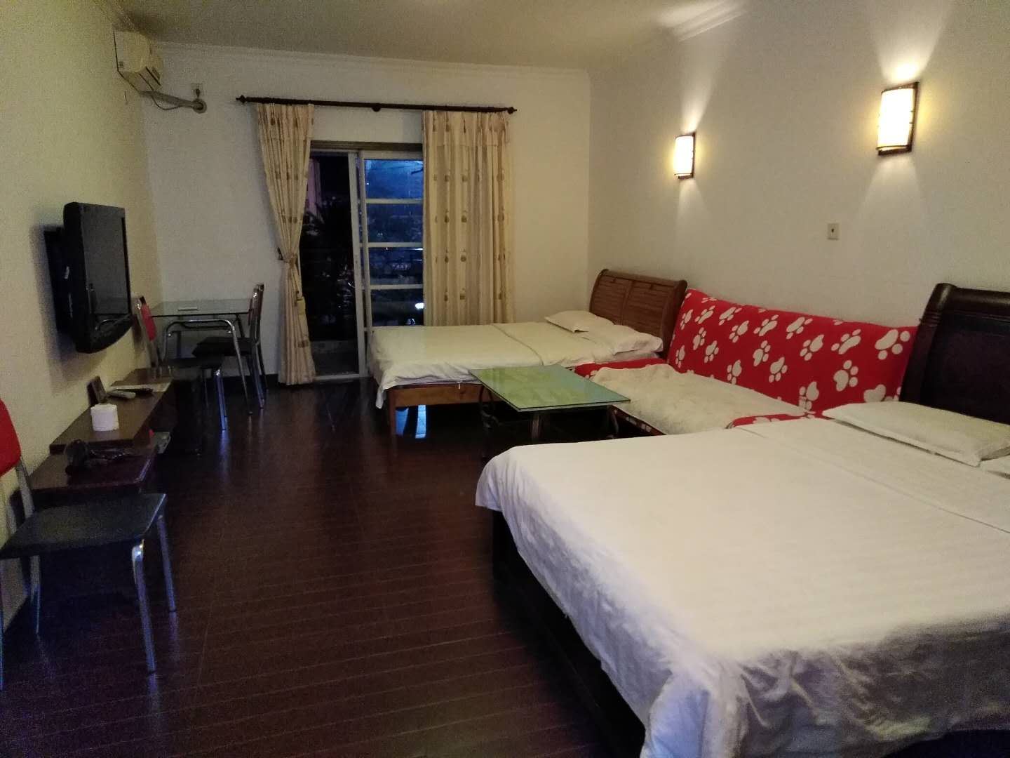 豪华湖景双床房