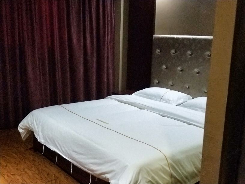 豪华大床房