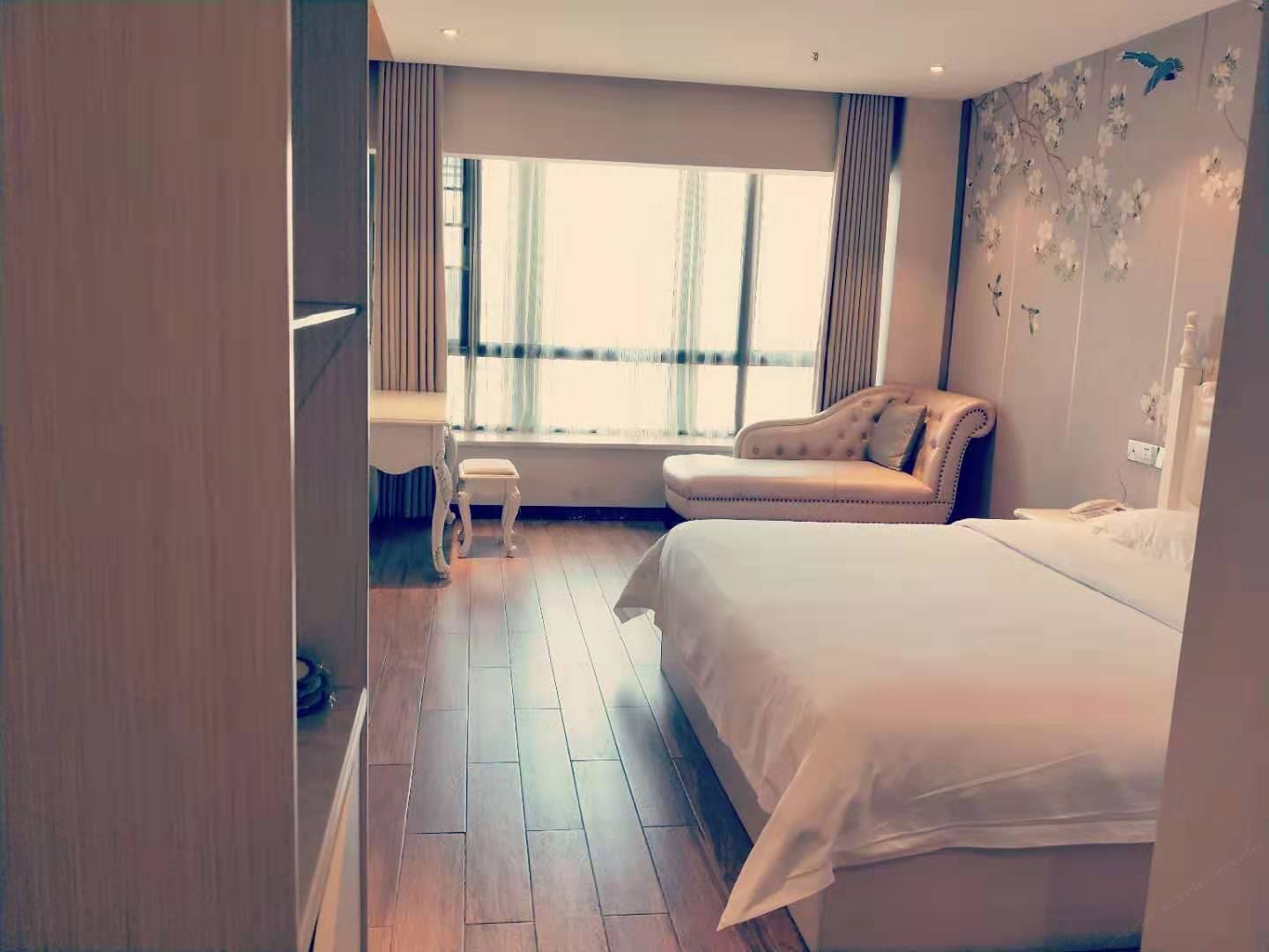 澜湖悦景大床房