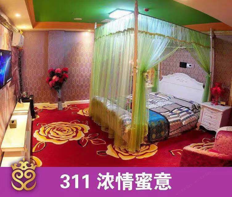 情侣大床房(无窗)