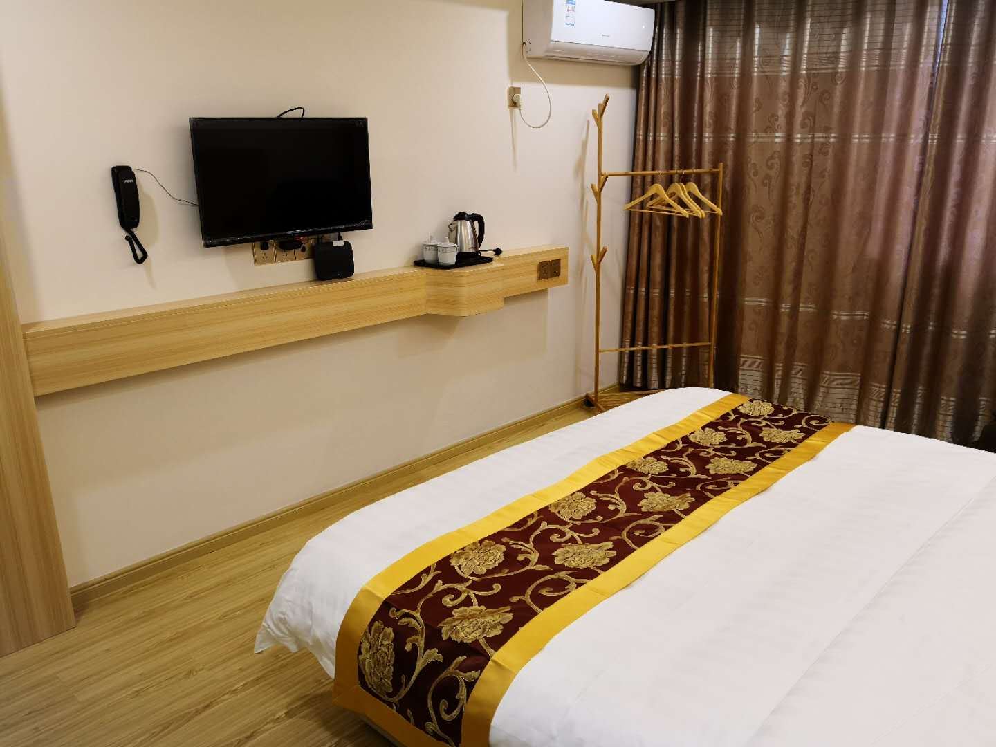豪华大床房