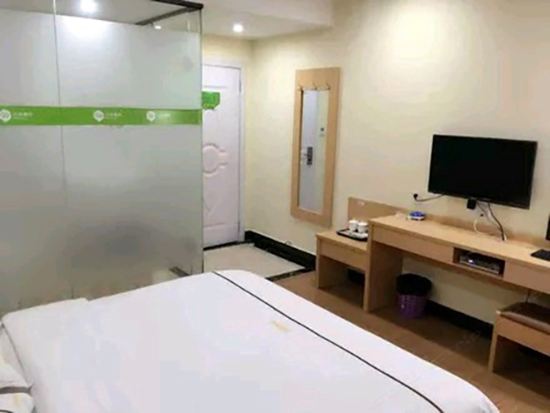 豪华大床房