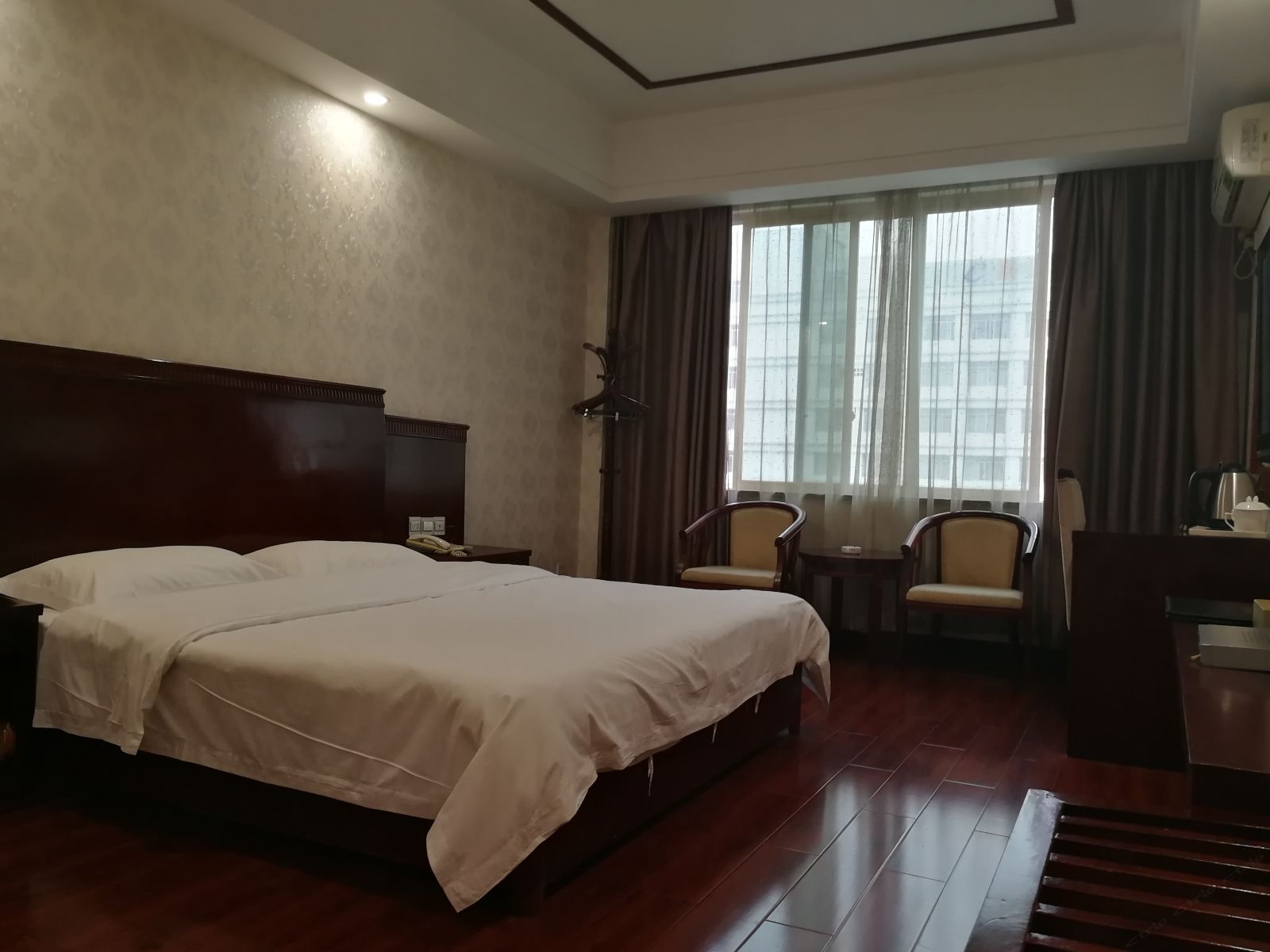豪华大床房