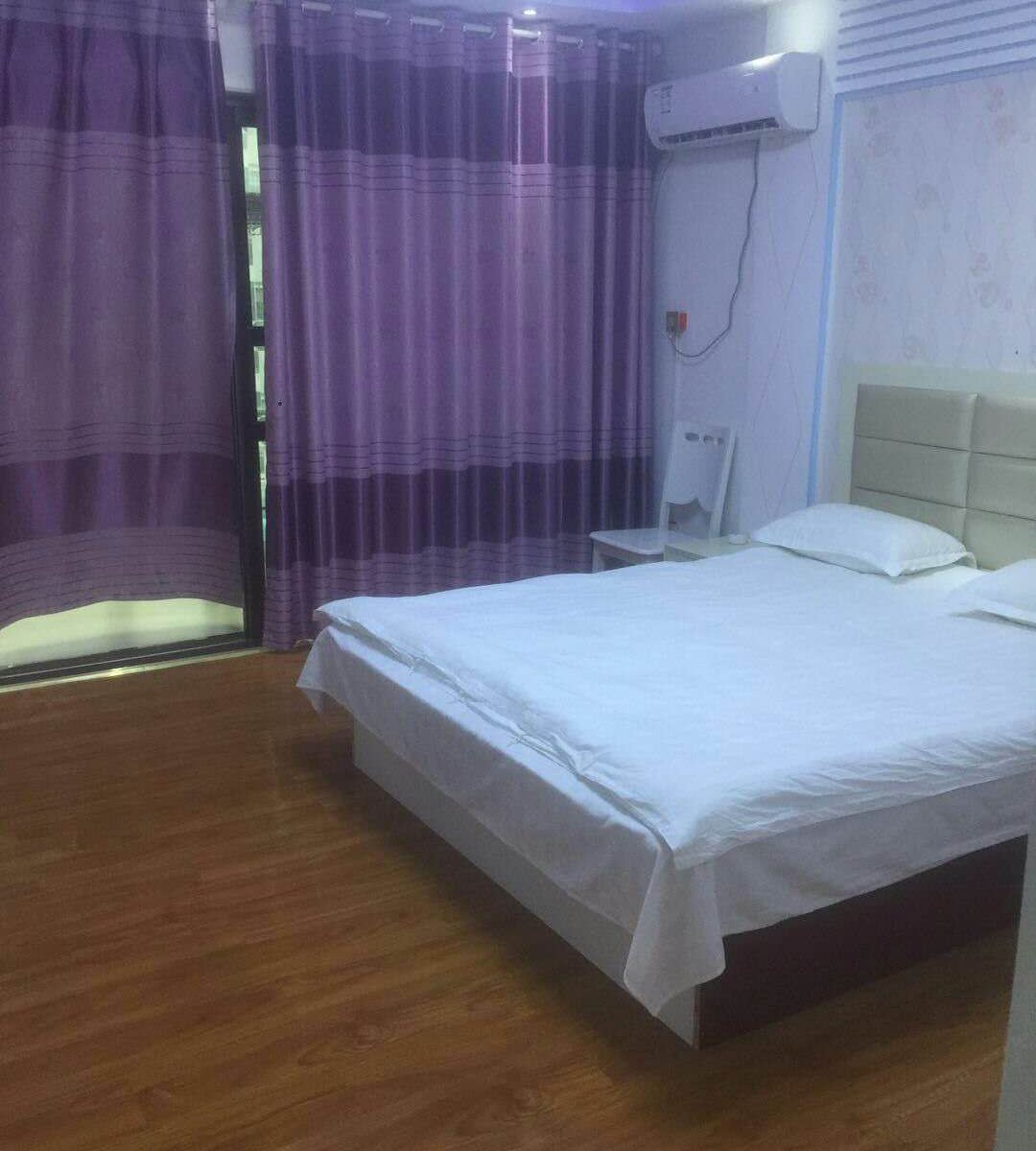 豪华大床房