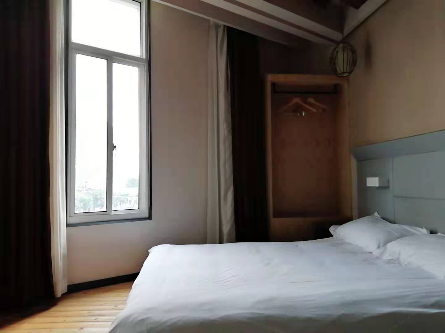 榻榻米大床房