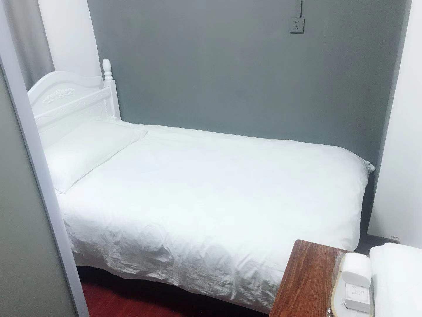 舒适单人间(公共卫浴)