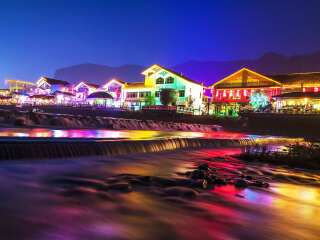 湖南張家界游跟團(tuán)多少錢_深圳到湖南張家界旅游報(bào)價(jià)_湖南張家界旅游最佳路線