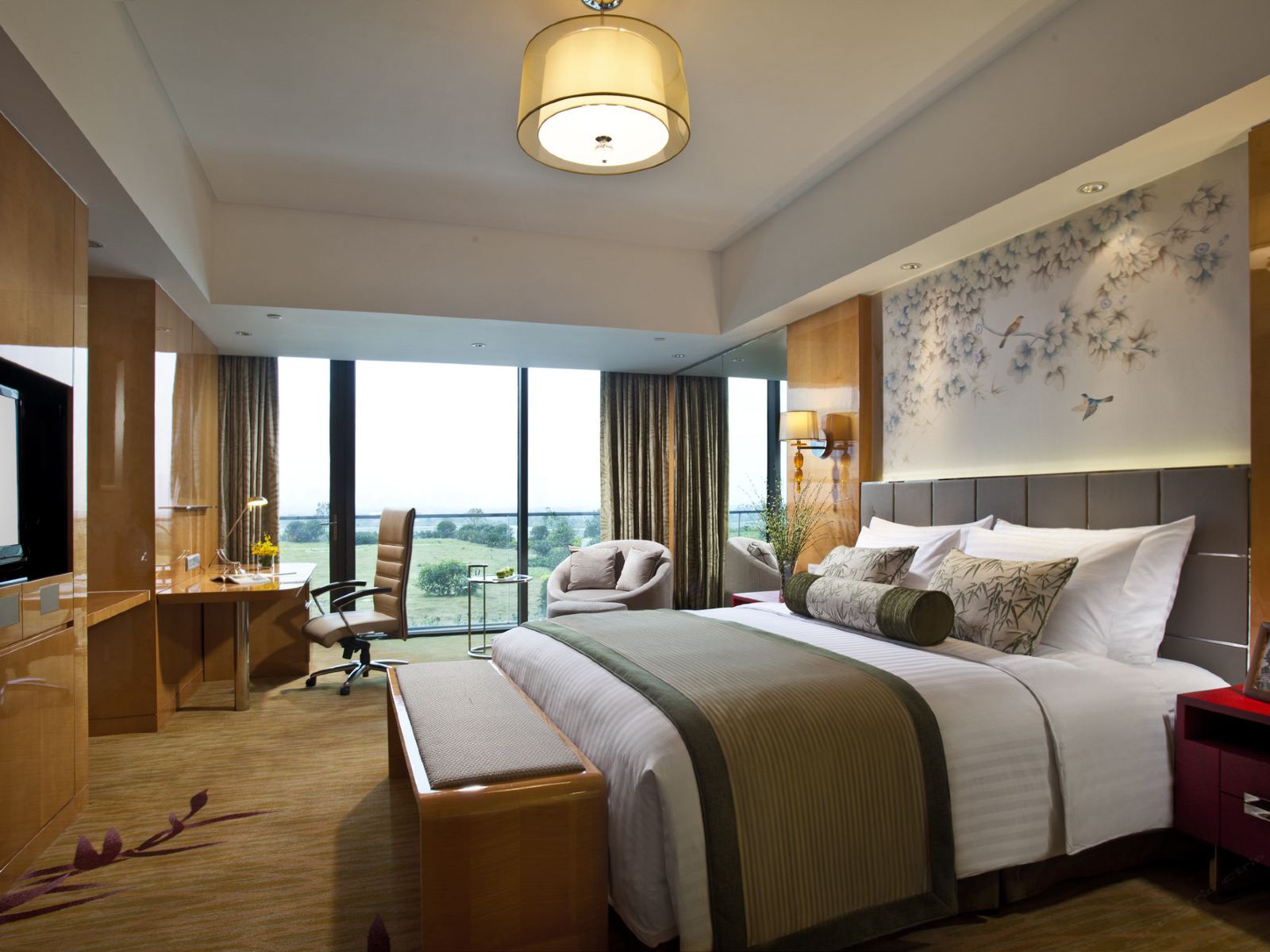 豪华园景大床房