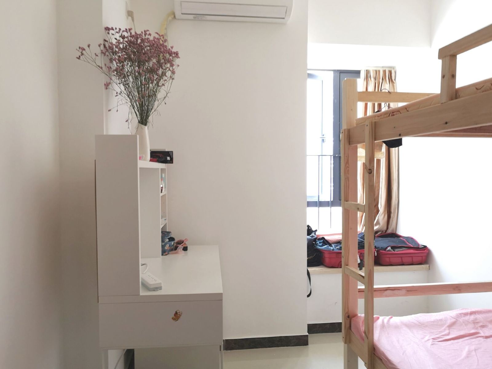 温馨闺蜜二人间(床位)(公共卫浴)