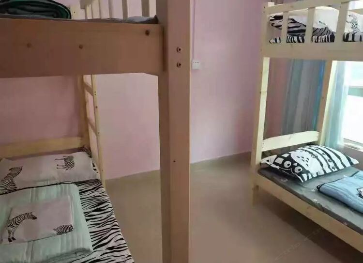 四人间(床位)(公共卫浴)