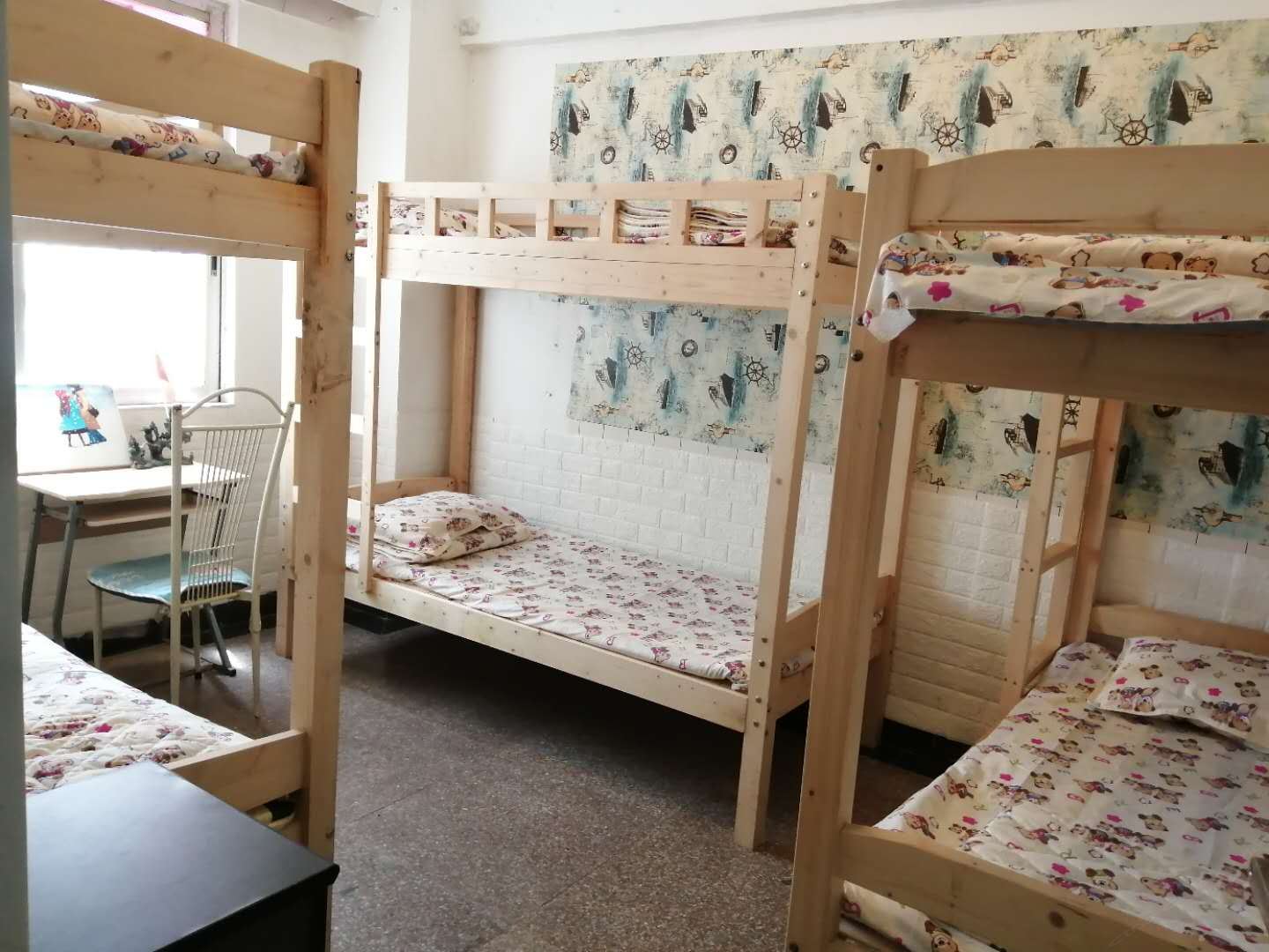 舒适六人间(床位)