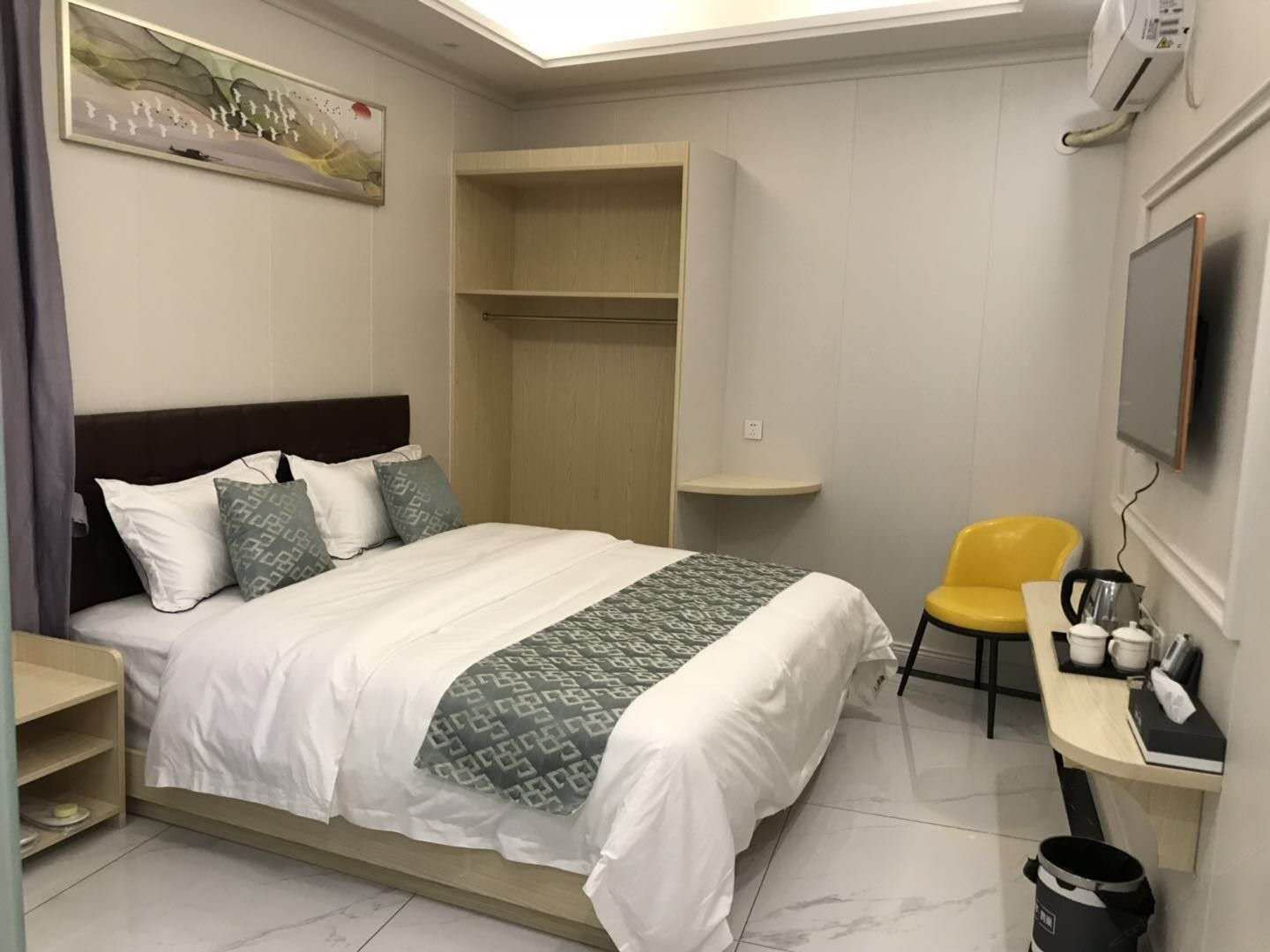 豪华温馨大床房