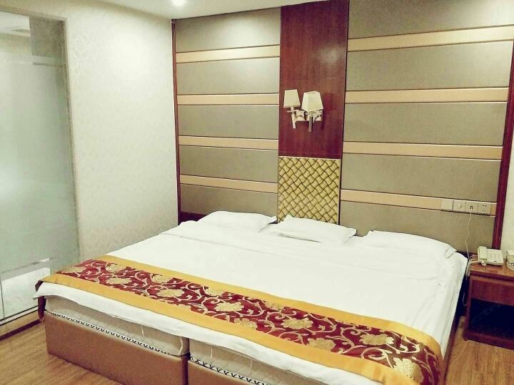 豪华大床房