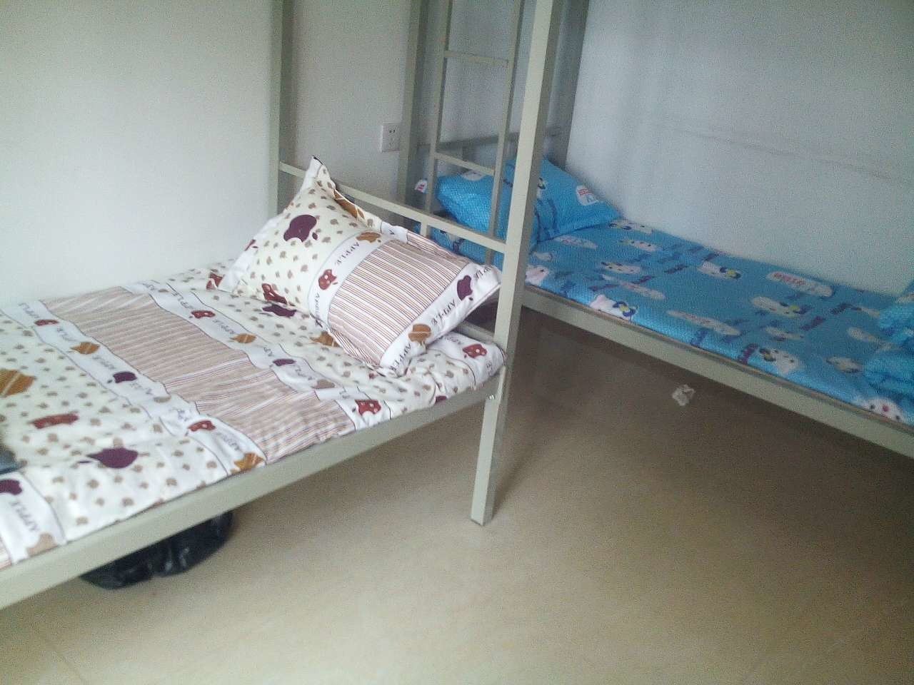 四人间(床位)