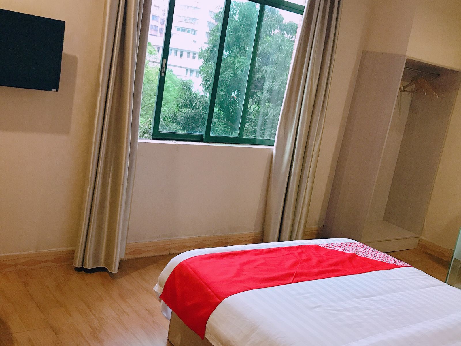 标准大床房