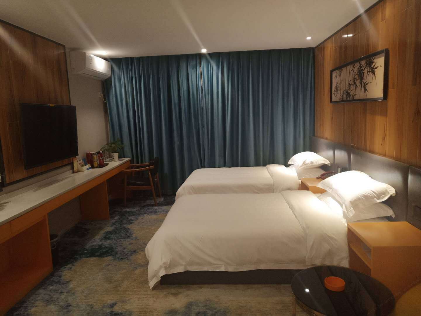 蔚蓝都市双床房
