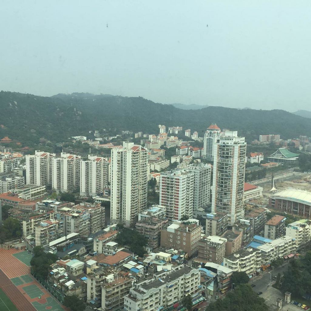 温馨山景大床房
