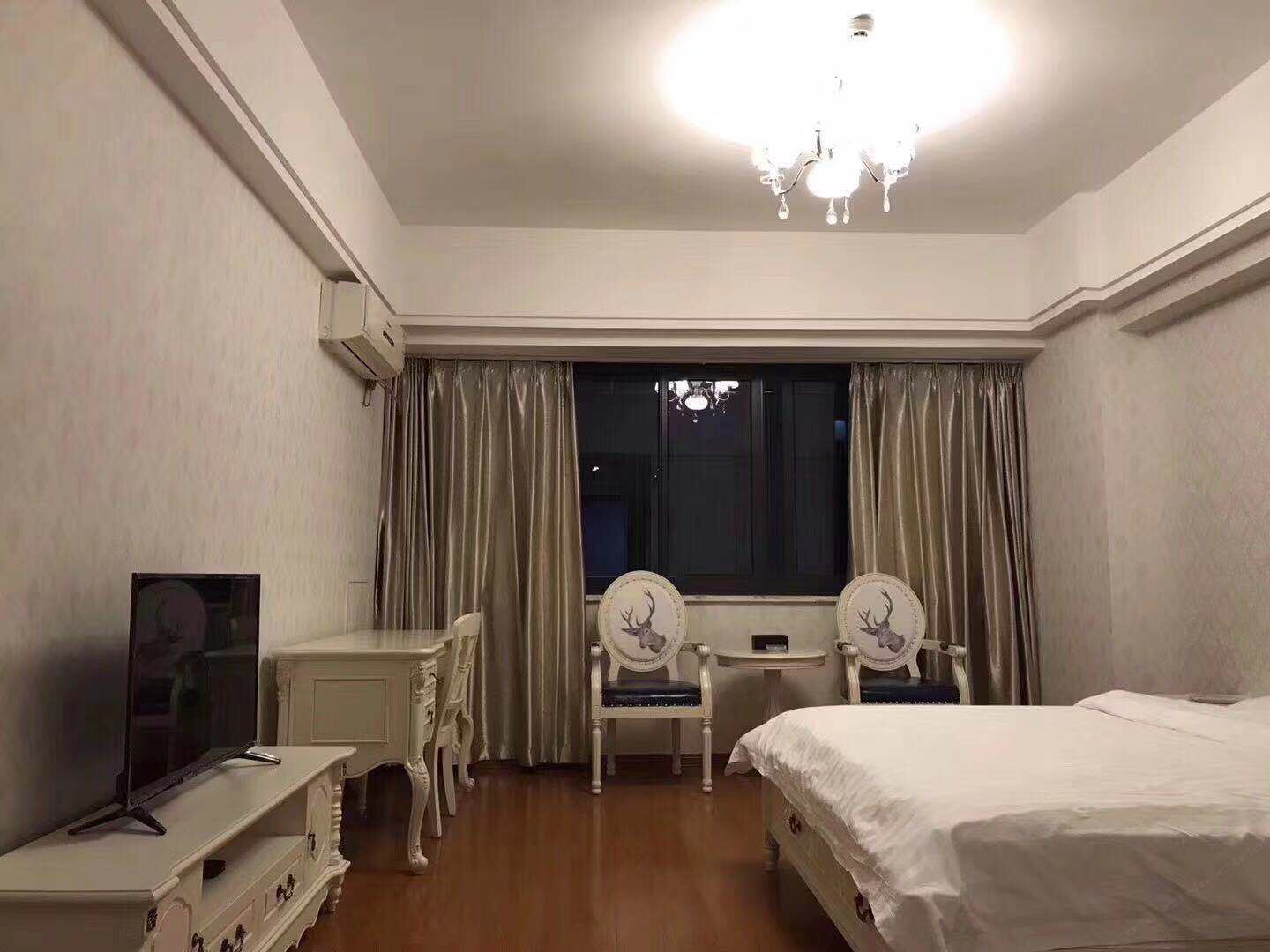 豪华大床房