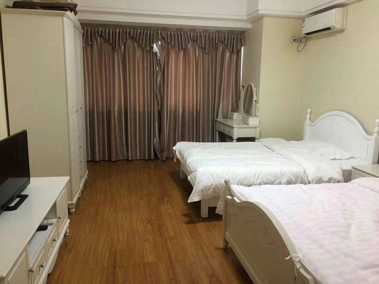 双床房