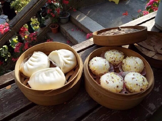 粗粮搭配,配合当季新鲜水果,让到店的旅客都能感受家一般的温暖.