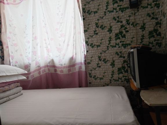 小明窗大床房朝东