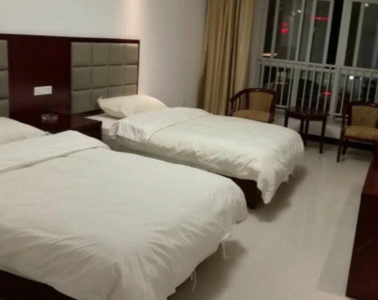 普通双床间(公共卫浴)