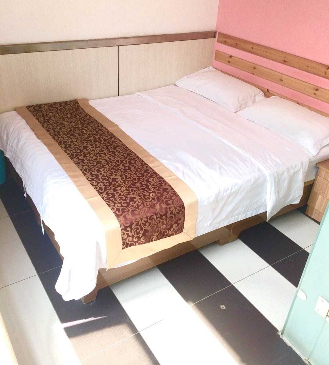 阳光大床房