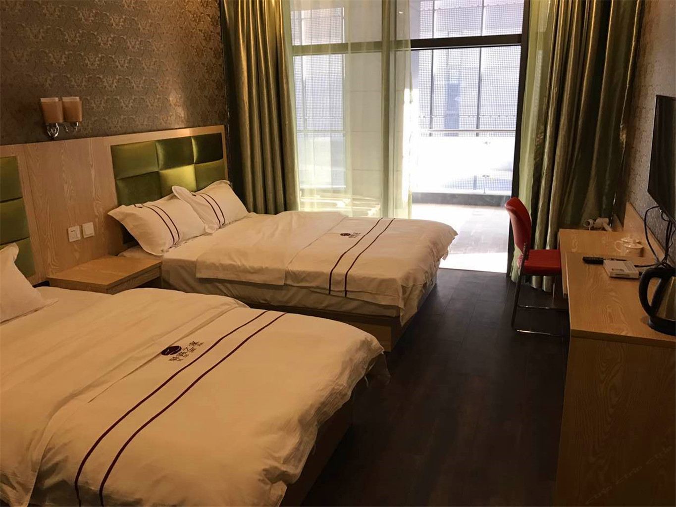 舒适双床房
