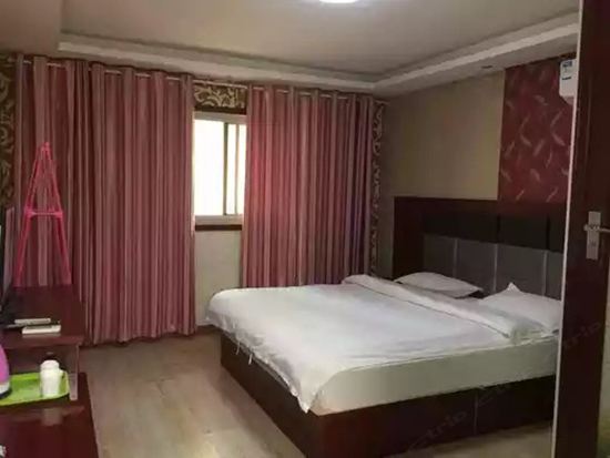 舒适阳光大床房