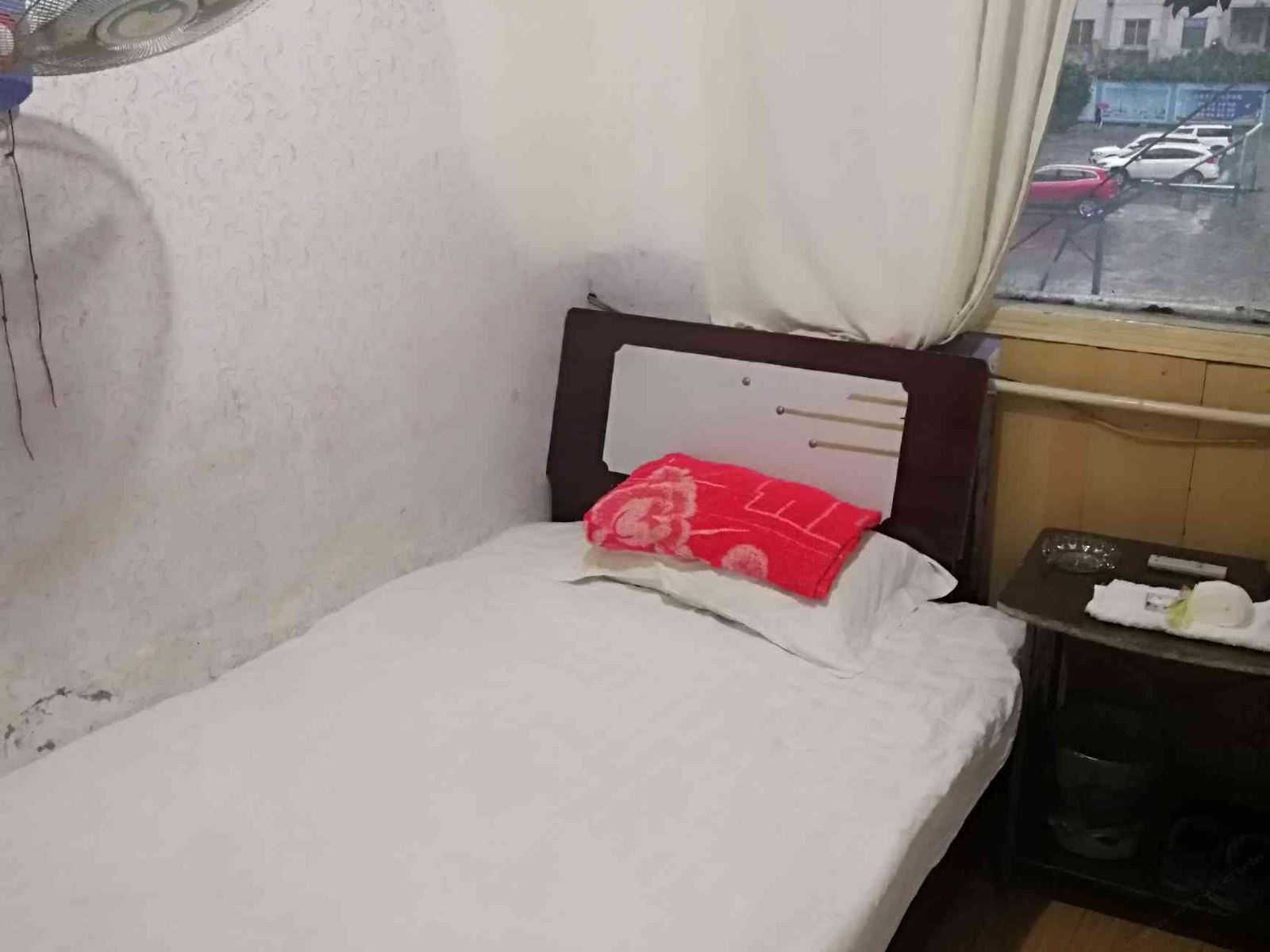单人间(公共卫浴)
