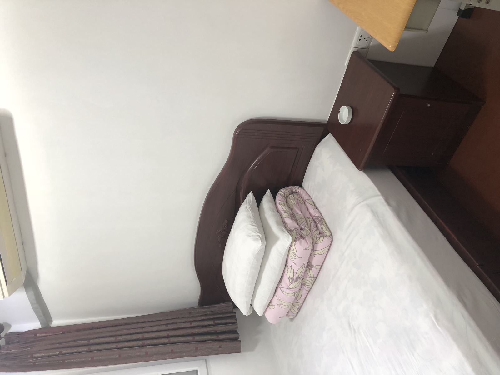 明窗大床房