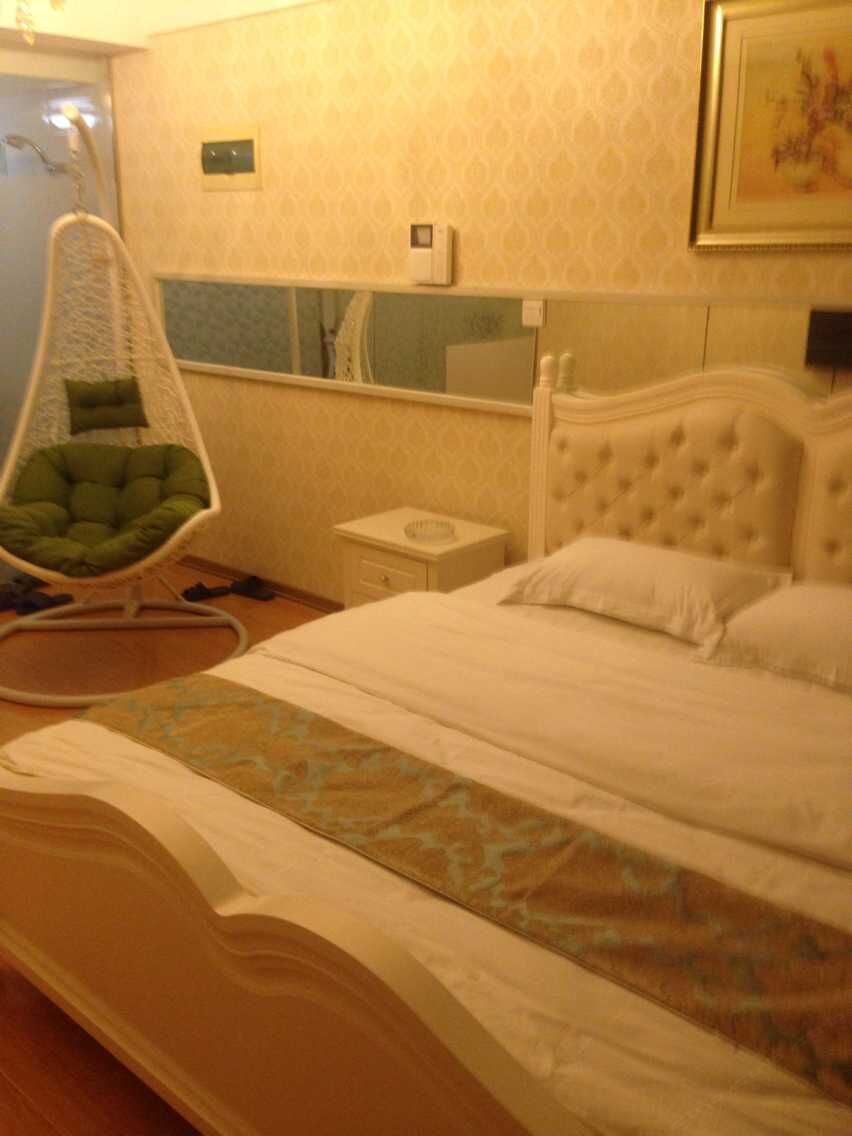 豪华欧式看海大床房