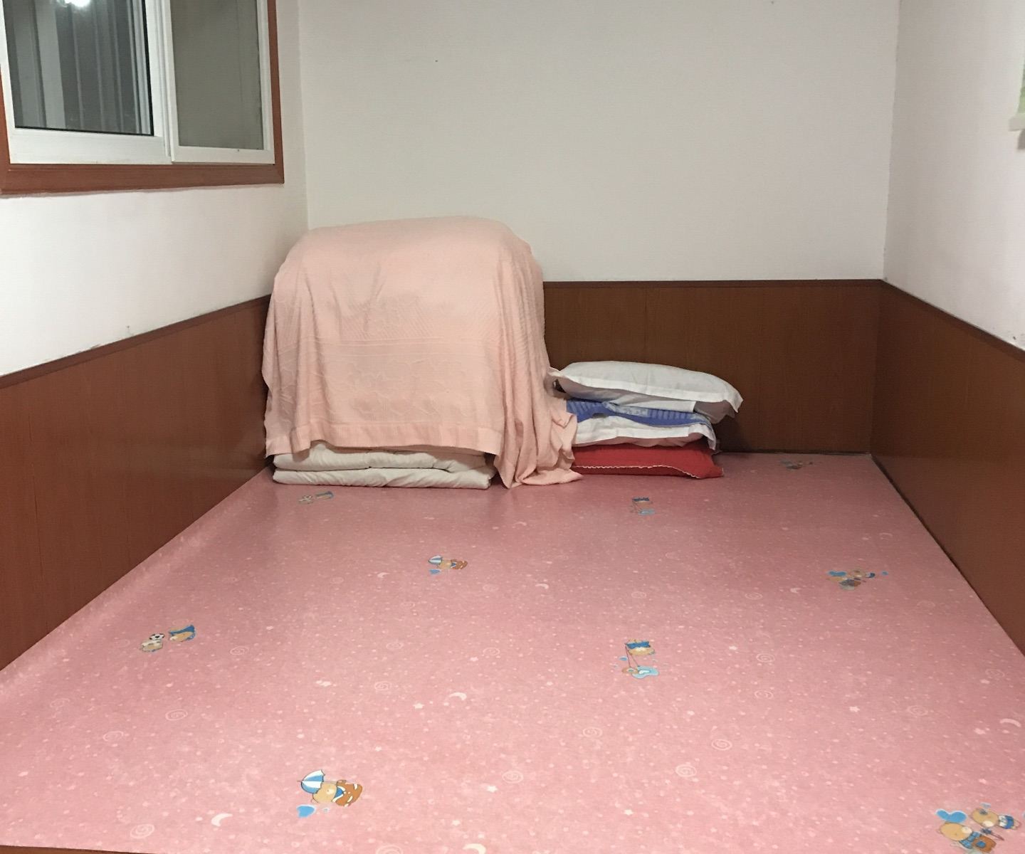 五人土炕房(公共卫浴)