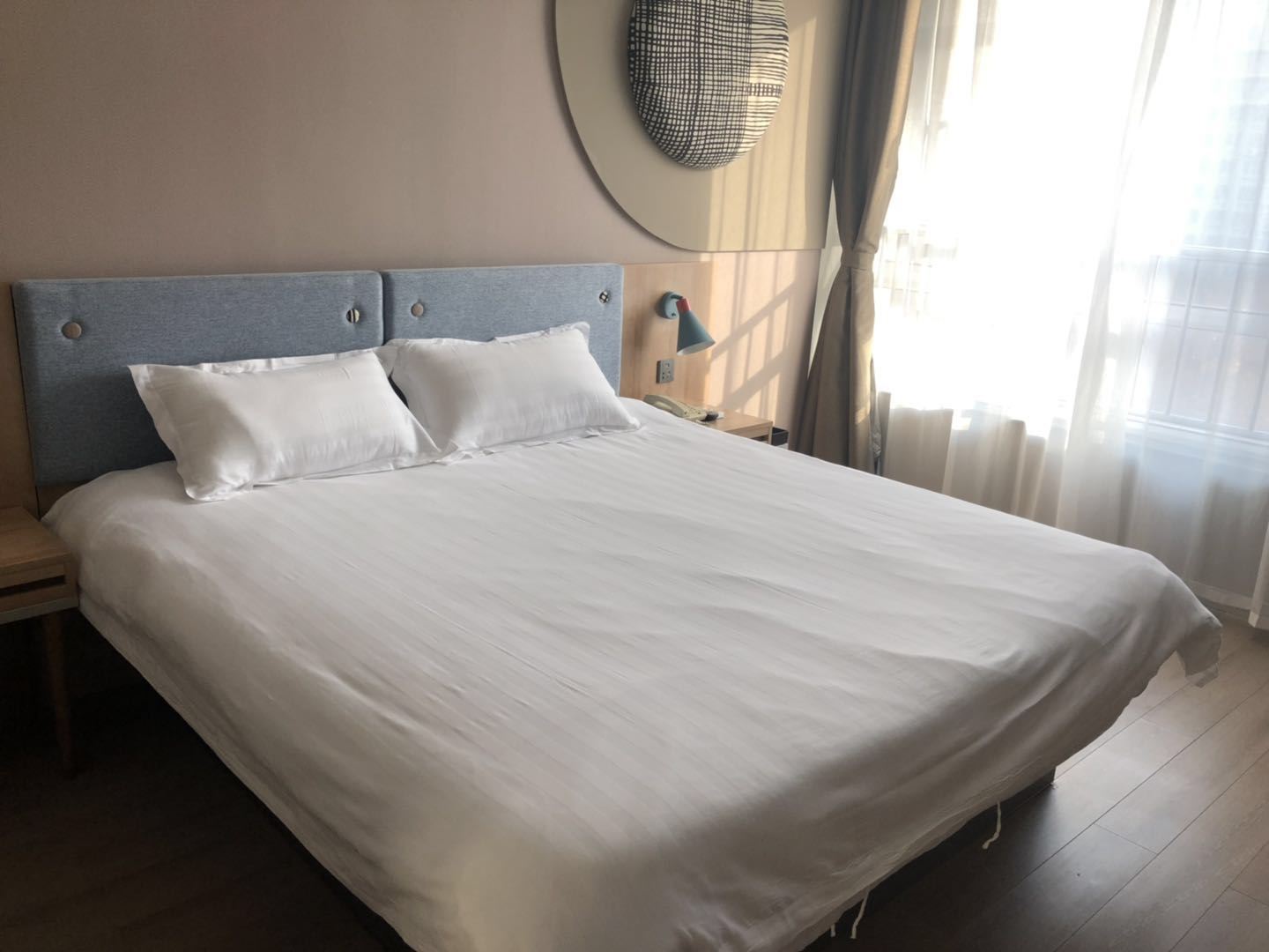 商务大床房